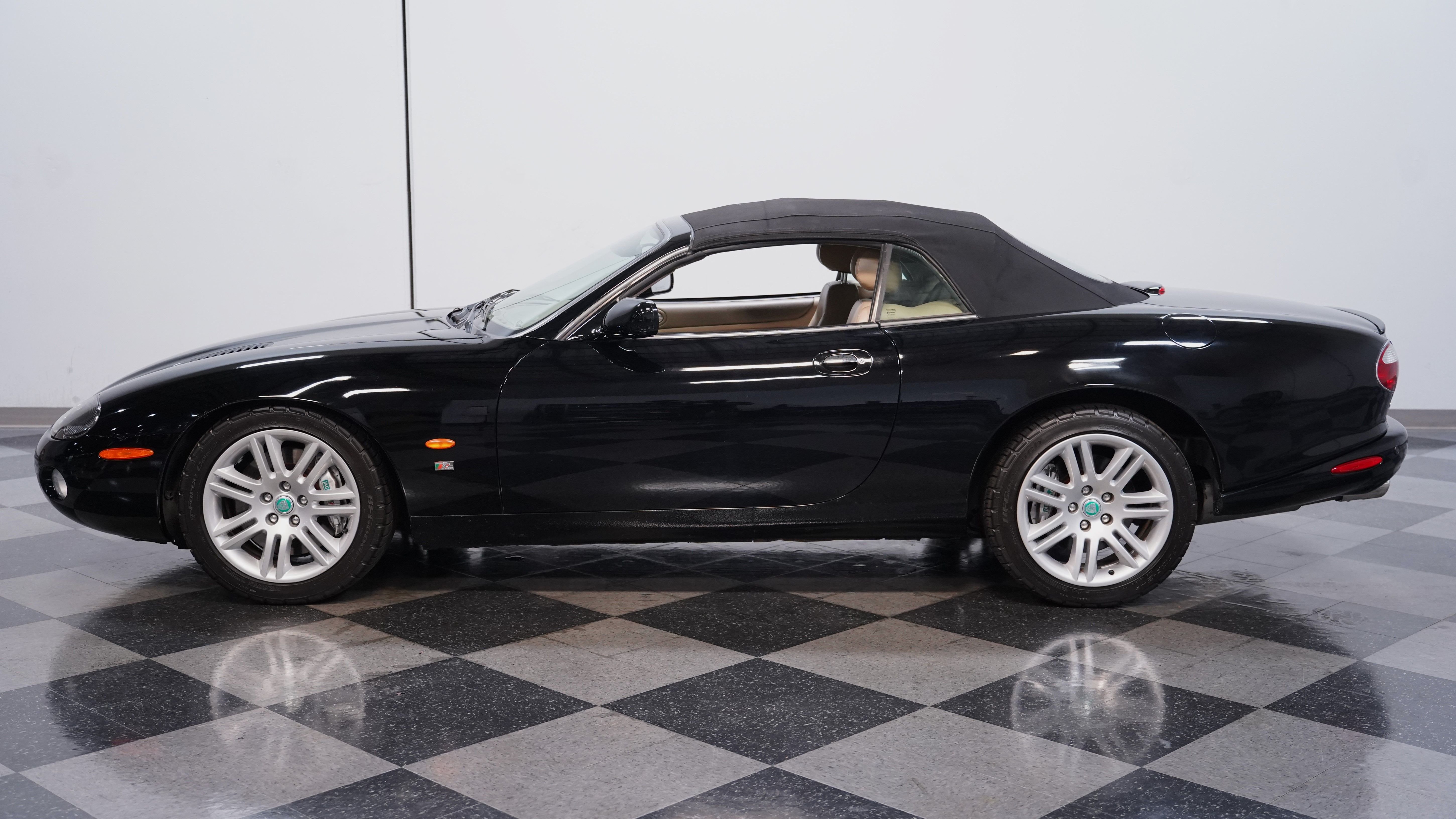 jaguar xk series 2004 SAJDA42B143A39256 image jaguar xk series 2004 SAJDA42B143A39256 image